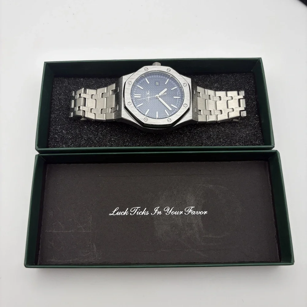 Lucky Fours Watch Men's Stainless Steel Quartz Watch with Blue Dial